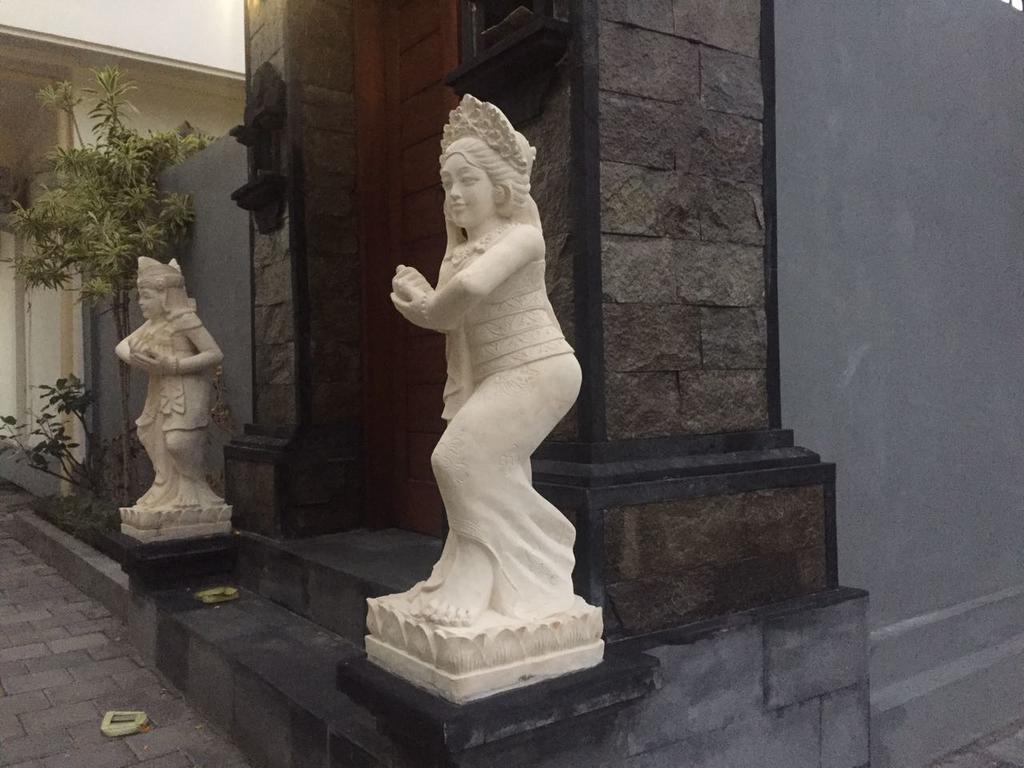 Dikubu Belong Seminyak Hotel Екстериор снимка
