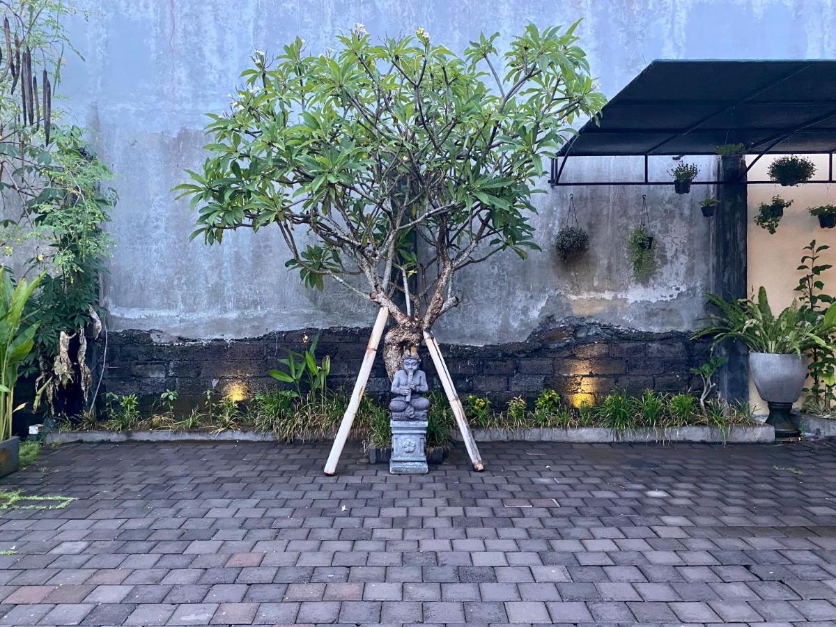 Dikubu Belong Seminyak Hotel Екстериор снимка